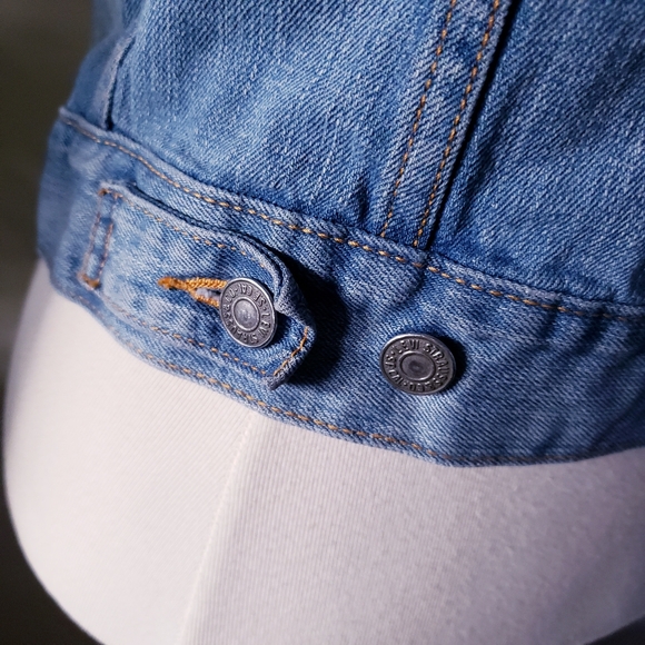 🏷Levi's Women's Sleeveless Denim Vest - S - Picture 8 of 11